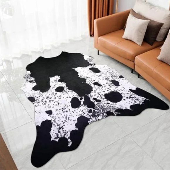 Cowhide Rugs for a Stylish Home Decor - Picture 5 of 6